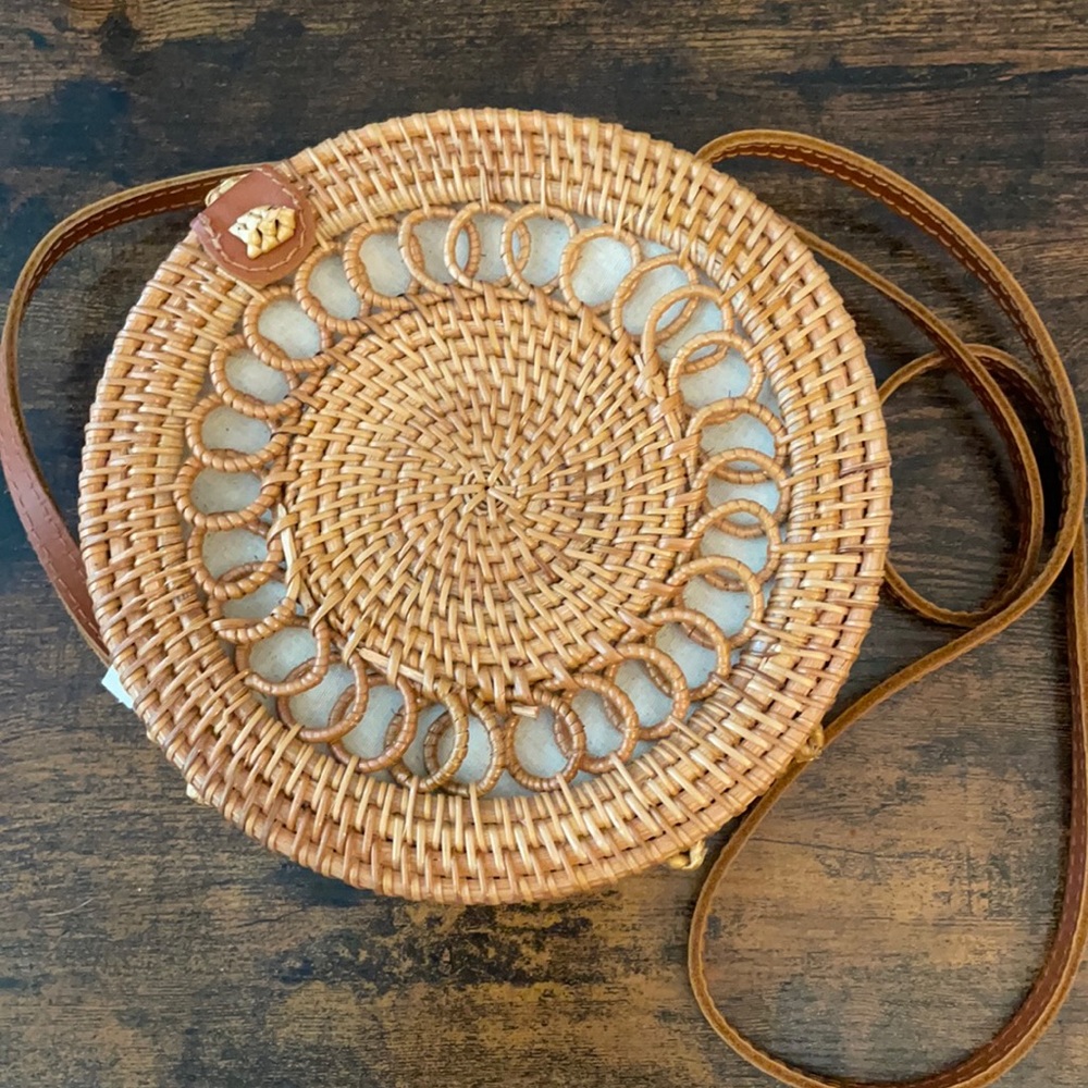 Vintage wicker shoulder purse